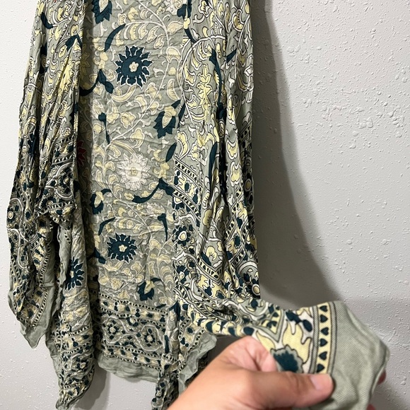 Free People Floral Patterned Kimono - Picture 6 of 7